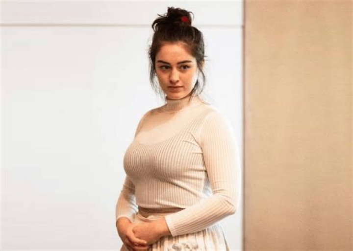 Danielle Galligan Height