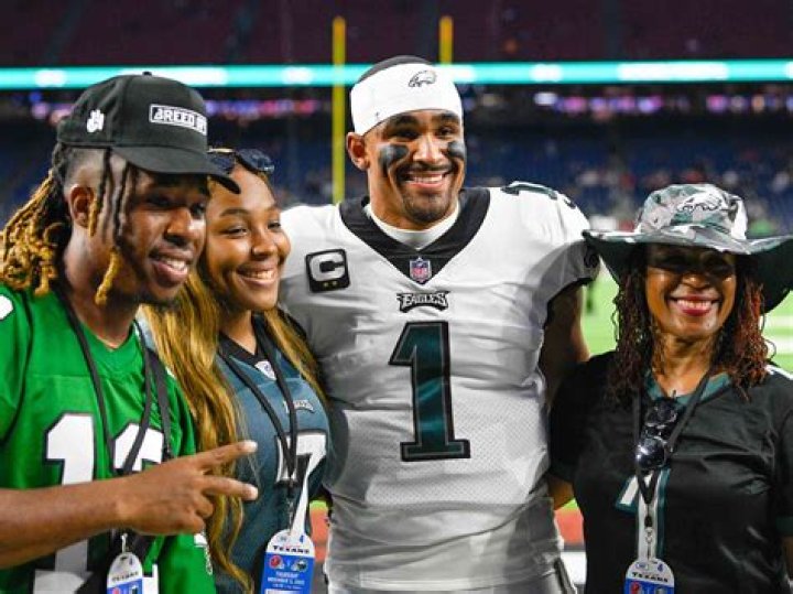 Does Jalen Hurts Have A Sister?