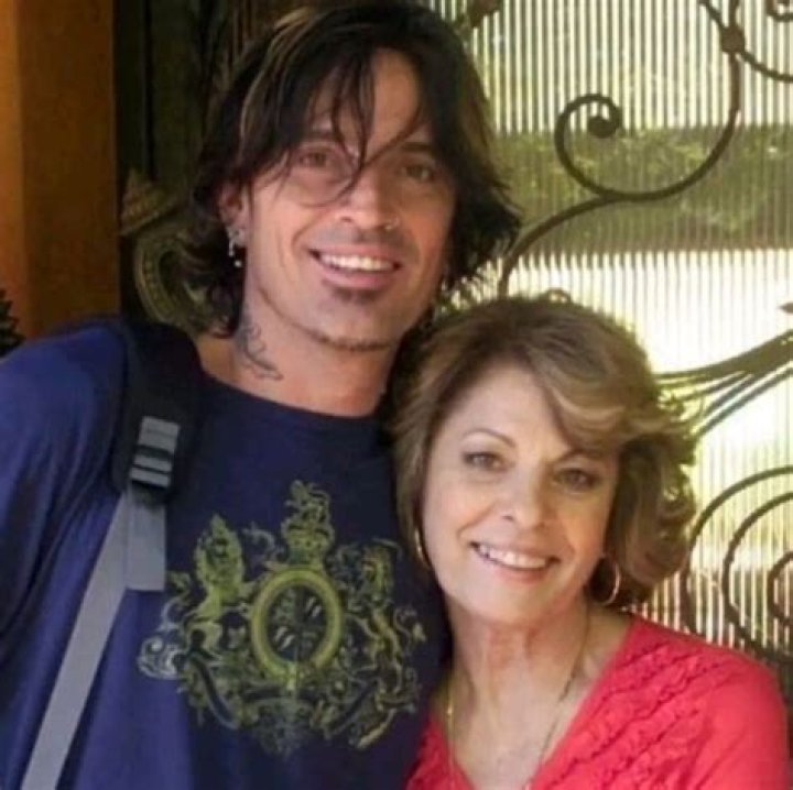 Tommy Lee Mother